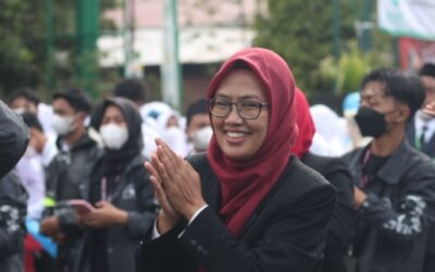 Dibawah Guyuran Hujan, Rektor Unisa Yogya Berikan Pesan Pada Mahasiswa Baru