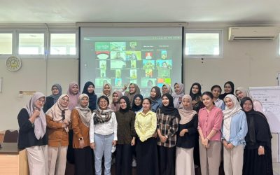 Profesionalisme Bidan di Tengah Dinamika Kewenangan: UNISA Yogyakarta Hadirkan Mitra Kadarsih dalam Studium Generale